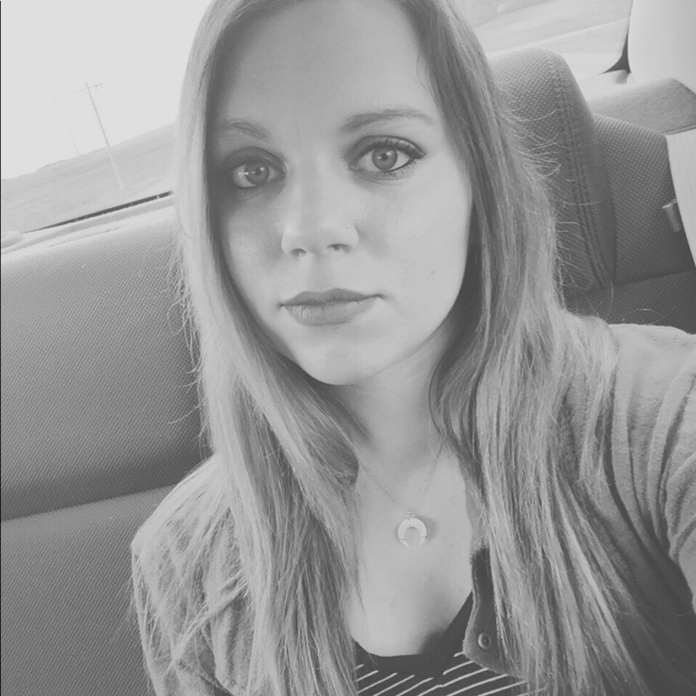 Meet your Posher, Brenna